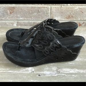 Donald J Pliner black patent sandal size 8.5